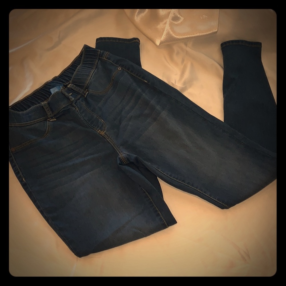 Skinny blue jeans